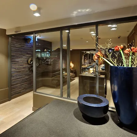 Amsterdam Forest Hotel 3*