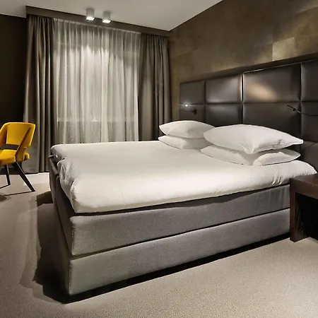 Amsterdam Forest Hotel