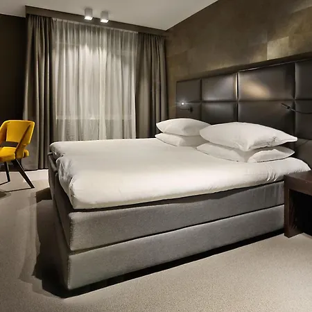 Amsterdam Forest Hotel