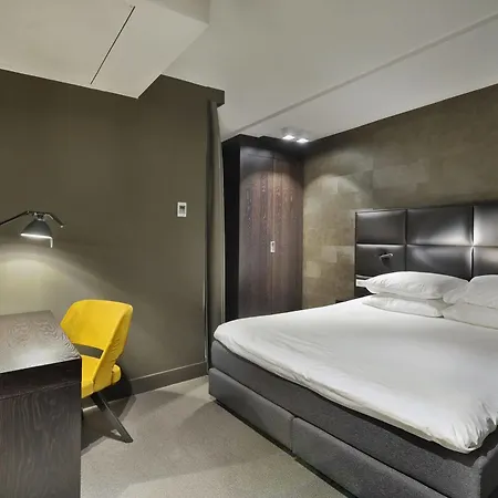 Amsterdam Forest Hotell 3*