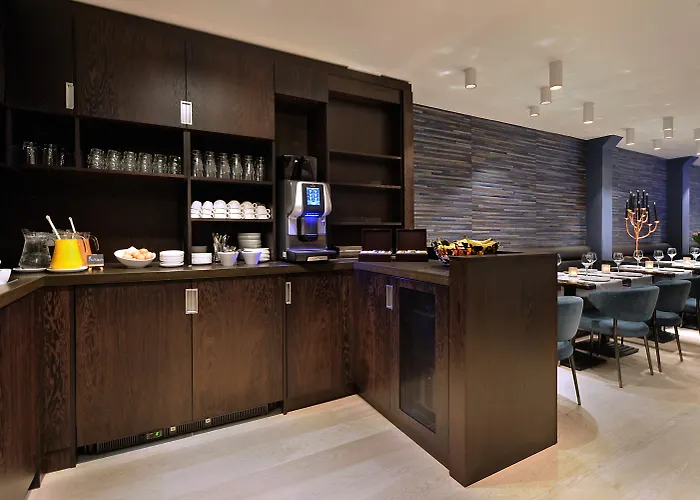 Amsterdam Forest Hotel 3*