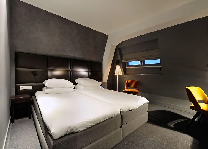 Amsterdam Forest Hotel 3*