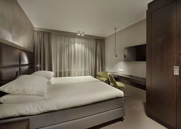 Amsterdam Forest Hotel